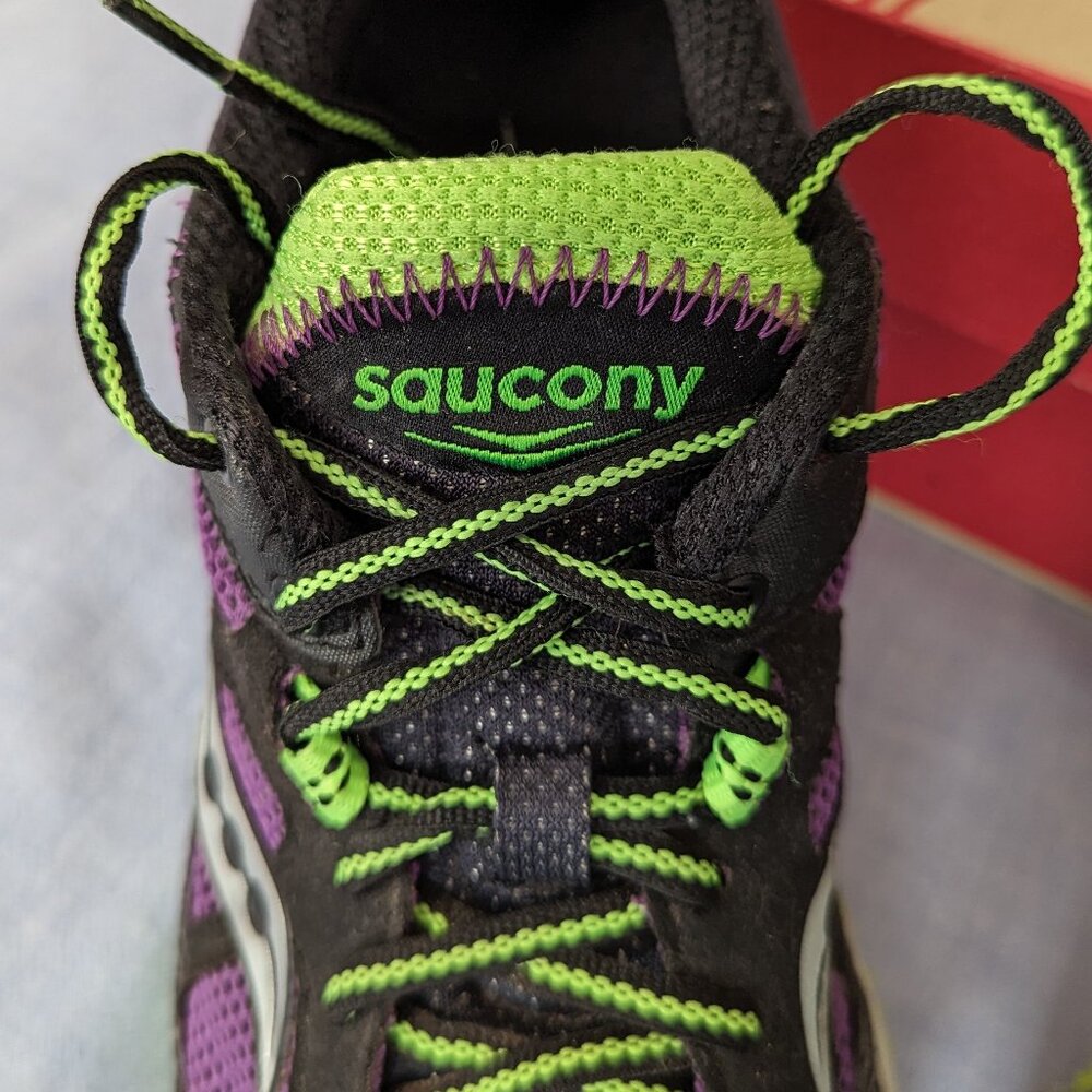 Saucony Trail/Workout sneaker- Size 9M - Picture 8 of 8